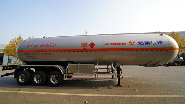 3 Axle 30-60cbm ရေနံဓာတ်ငွေ့ရည် LPG နောက်တွဲ